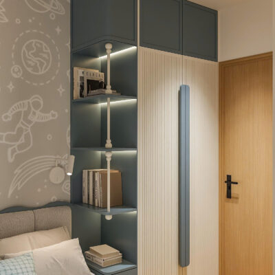 Hệ tủ quần áo kịch trần kết hợp kệ trang trí đèn LED trong phòng ngủ con trai The Fibonan.